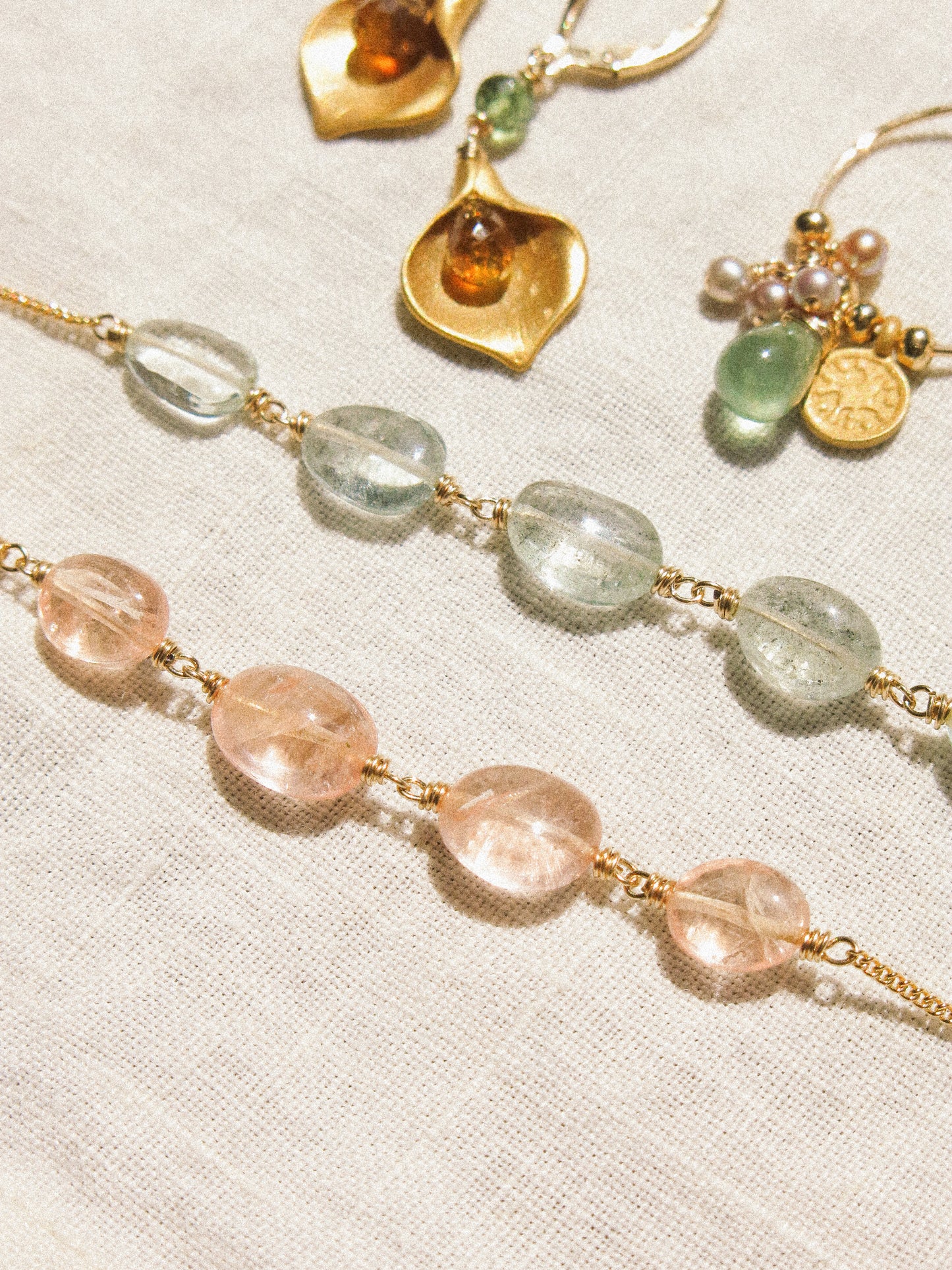 Smooth Oval Aquamarine Short Choker Necklace in 14K Gold Fill, March birthstone, Layering Necklace, Minimalist Jewelry, Translucent Gemstone