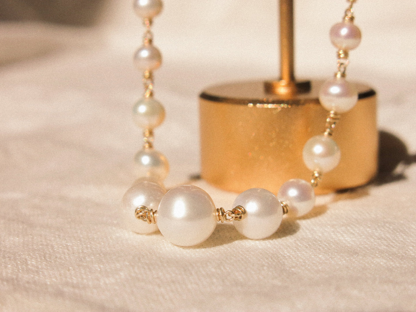 Petite Graduated White Round Pearl Choker Necklace with Curb Chain, 14K Gold Fill