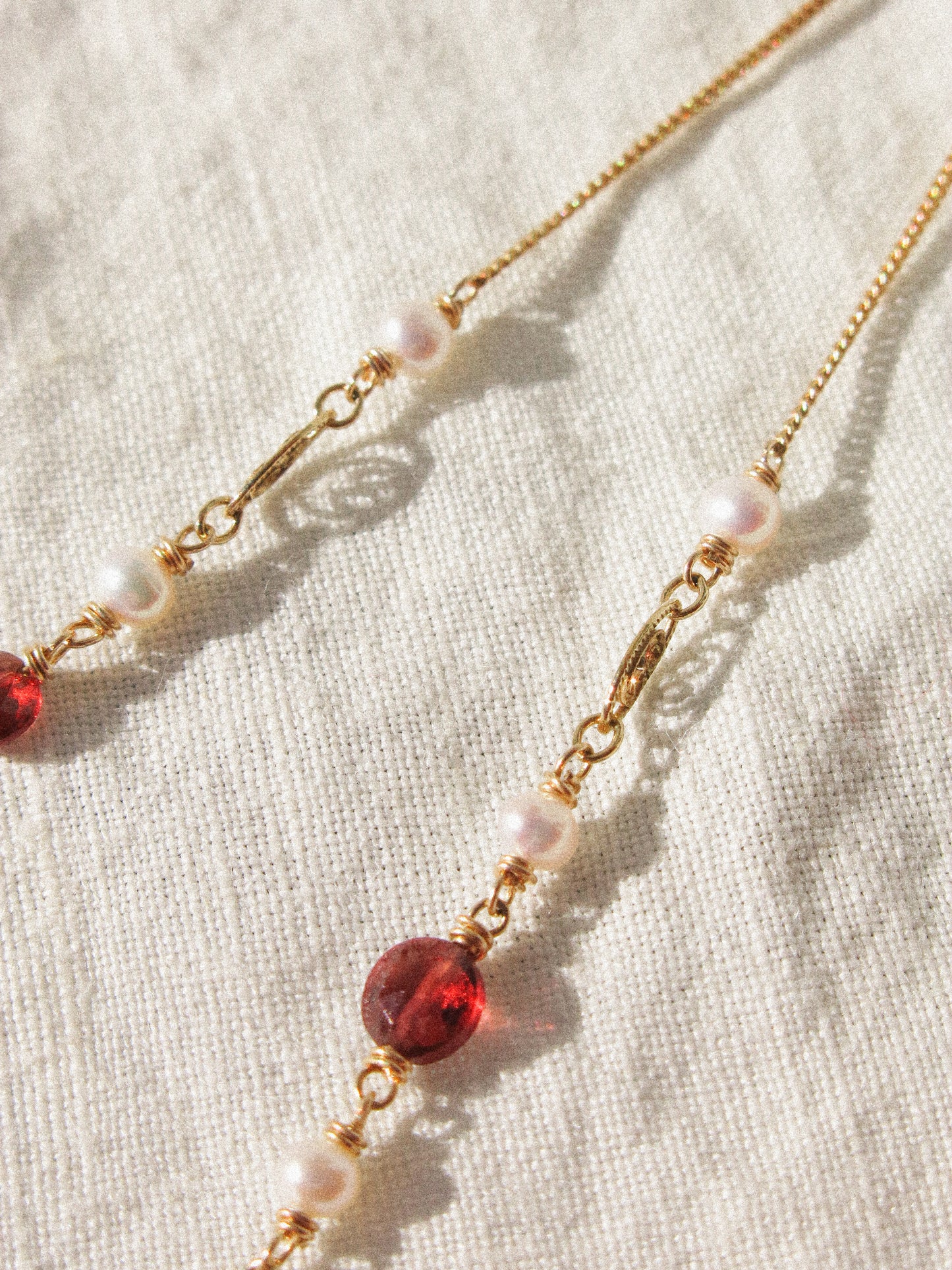Mozambique Garnet and White Round Pearl Short Necklace with Figuree Links