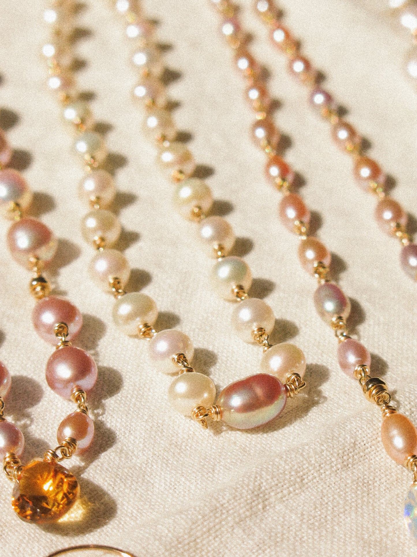 Round White Pearl and Rainbow Oval Focal Pearl Delicate Choker Necklace