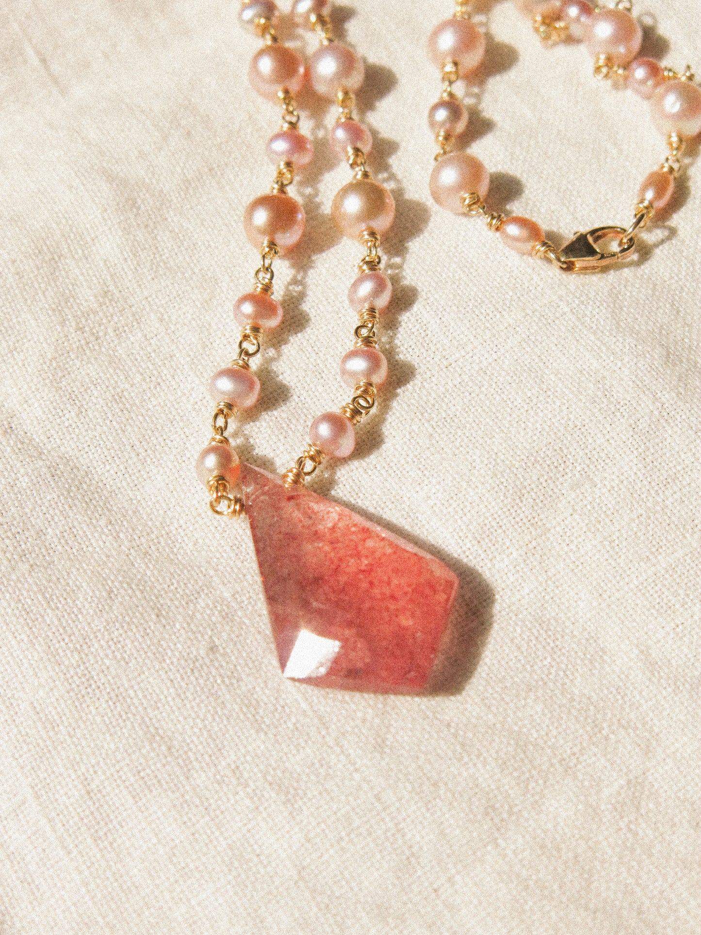 Peach and Mauve Round Pearl with Fancy Cut Strawberry Quartz Delicate Necklace