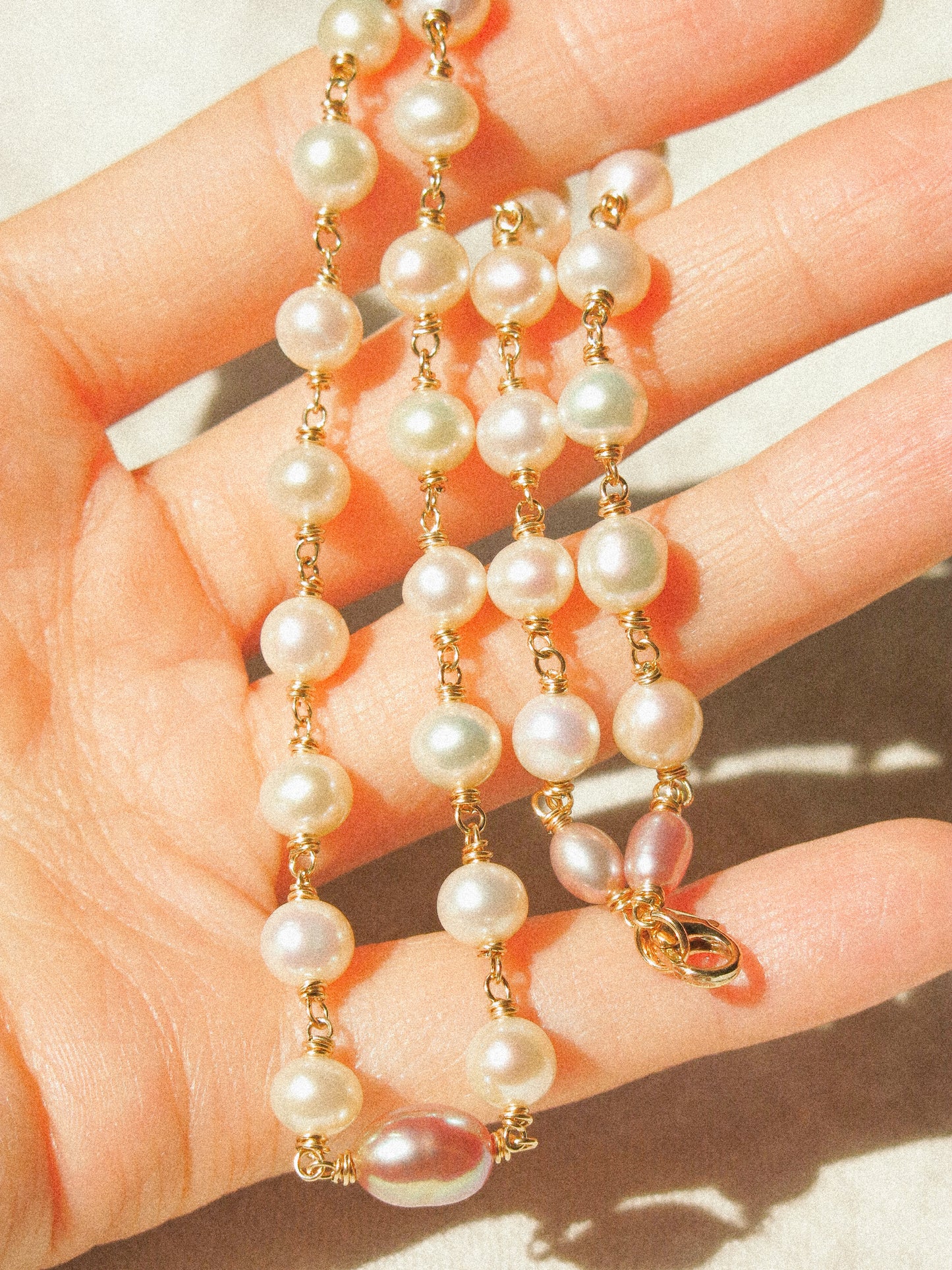Round White Pearl and Rainbow Oval Focal Pearl Delicate Choker Necklace