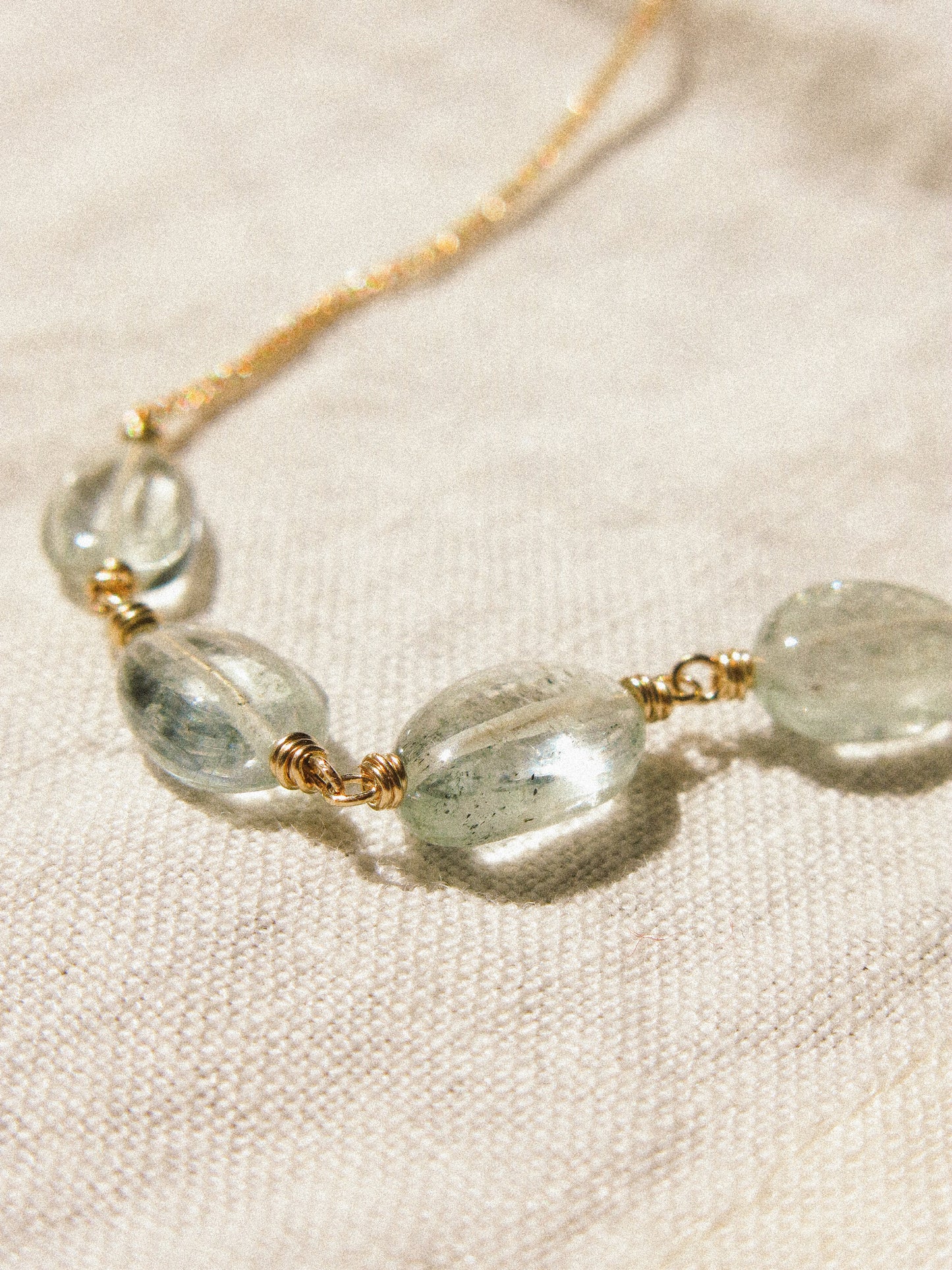 Smooth Oval Aquamarine Short Choker Necklace in 14K Gold Fill, March birthstone, Layering Necklace, Minimalist Jewelry, Translucent Gemstone