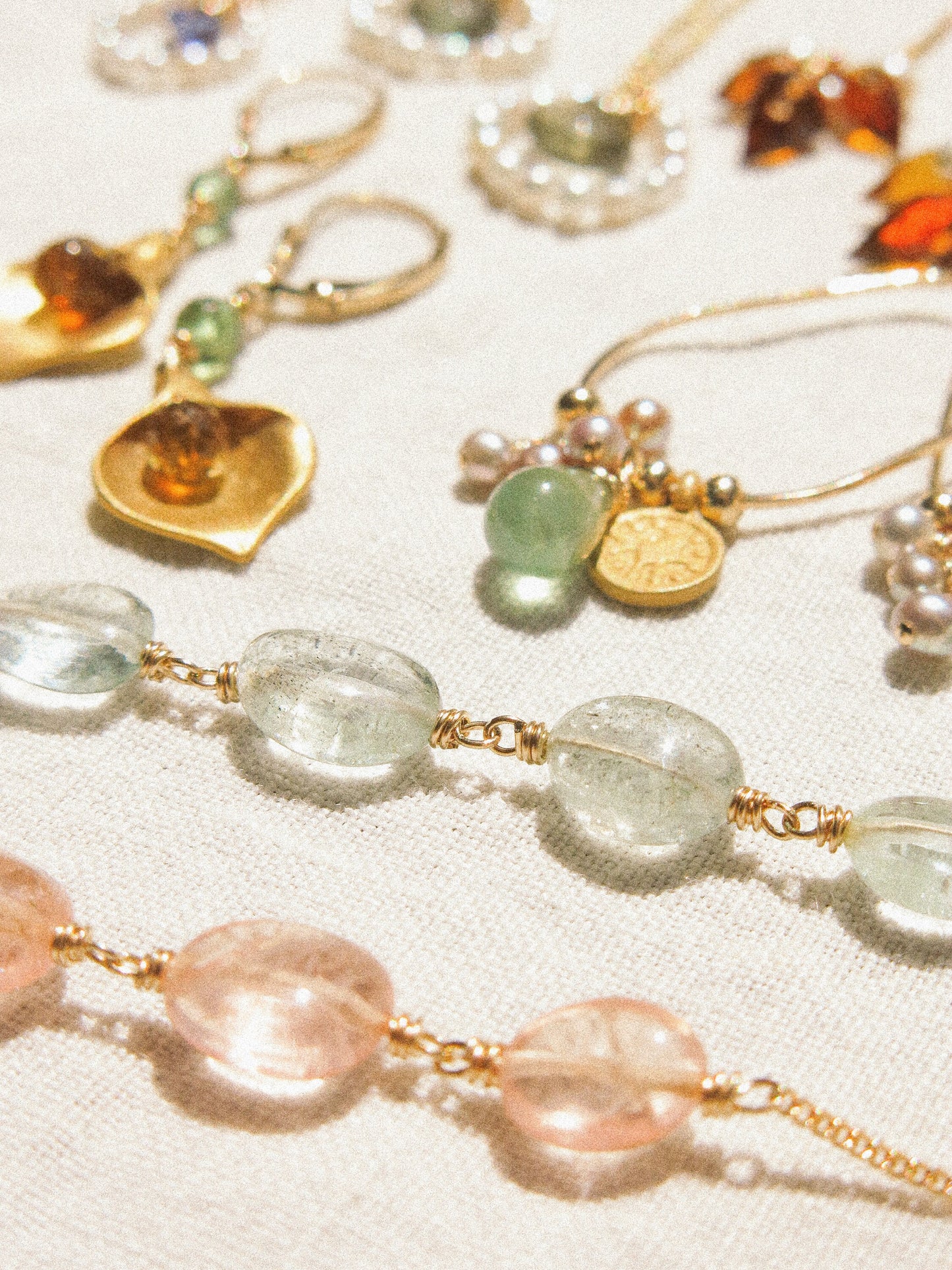 Smooth Oval Aquamarine Short Choker Necklace in 14K Gold Fill, March birthstone, Layering Necklace, Minimalist Jewelry, Translucent Gemstone