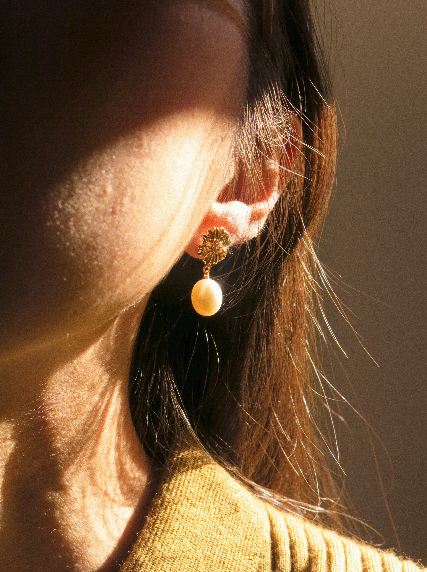 Large Oval White Pearl Earrings on Zirconia Daisy Stud, 925 Sterling Silver Post