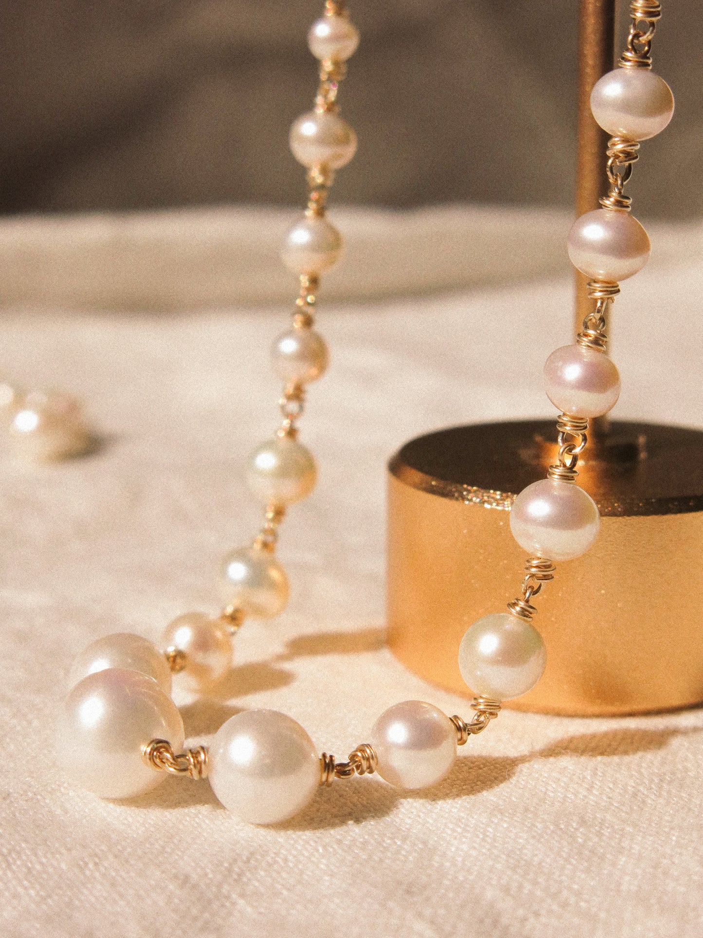 Petite Graduated White Round Pearl Choker Necklace with Curb Chain, 14K Gold Fill