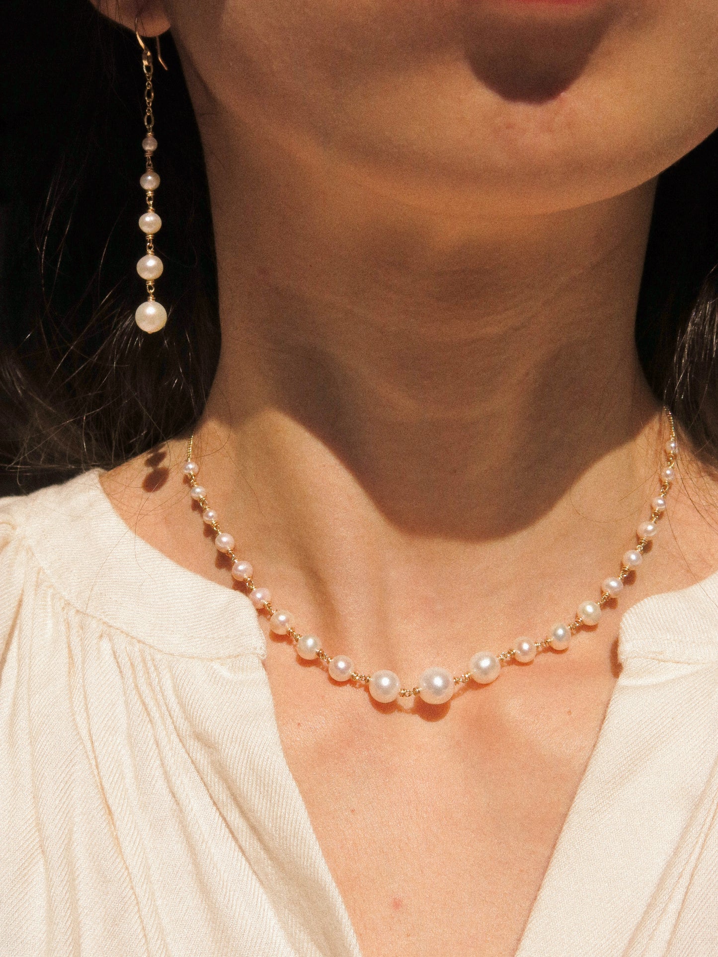 Petite Graduated White Round Pearl Choker Necklace with Curb Chain, 14K Gold Fill